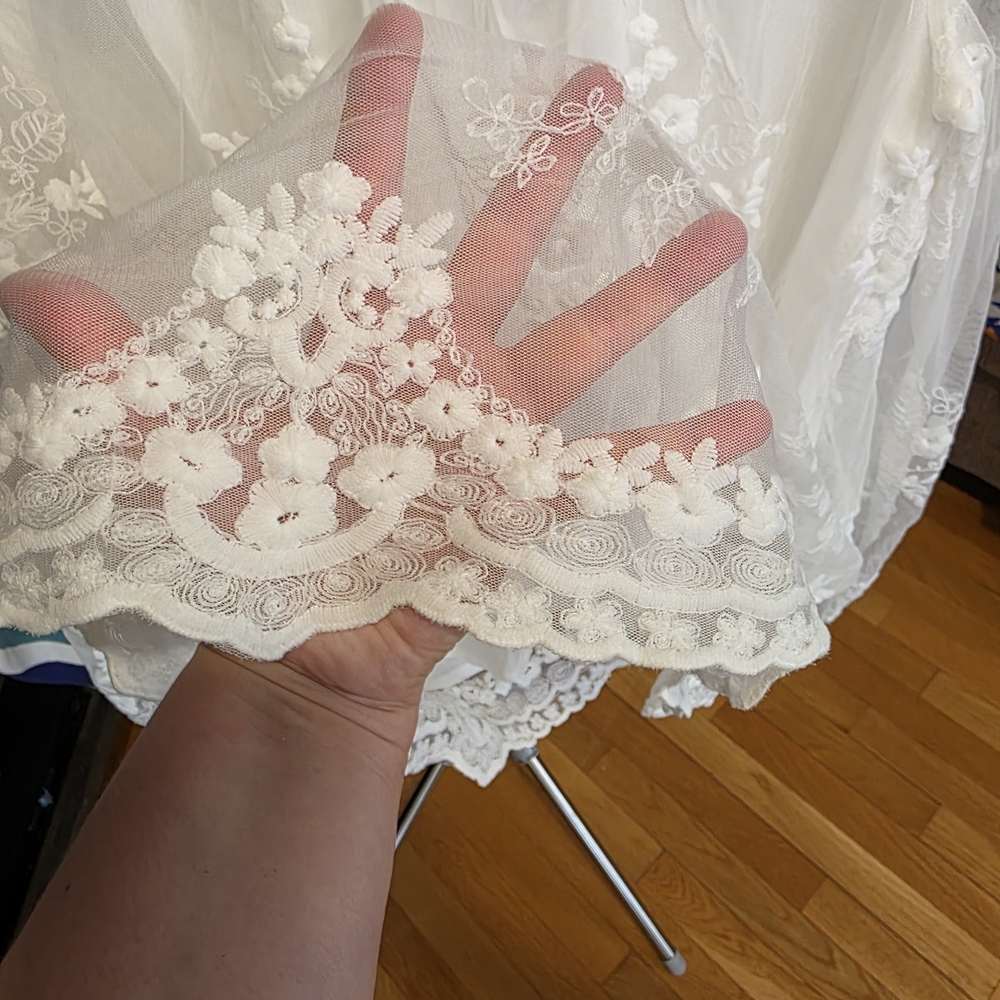 Impressions Ivory Floral Lace Blouse - Picture 4 of 12